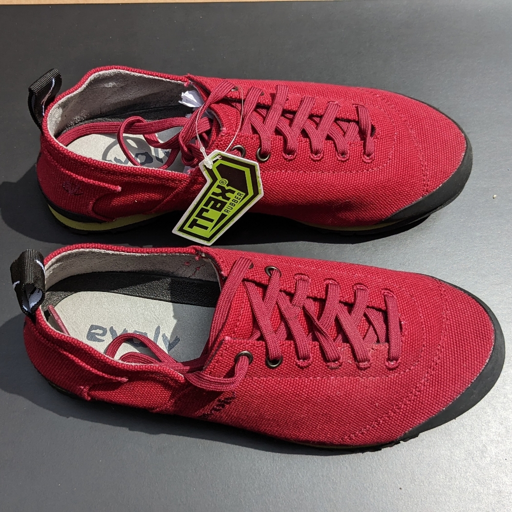 Evolv Cross Trainers